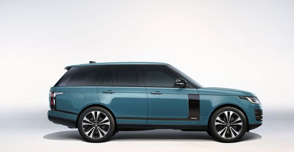 08 Land Rover viert 50 jarig jubileum van Range Rover