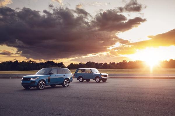 42 Land Rover viert 50 jarig jubileum van Range Rover