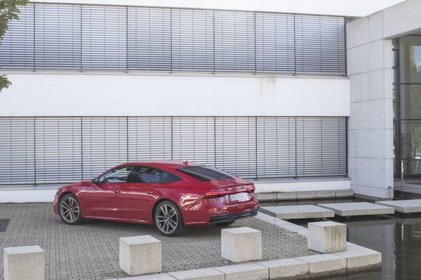 Audi plug in A7 Sportback groningen 05