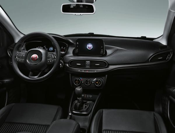 Fiat groningen Tipo Hatchback S Design interieur 1