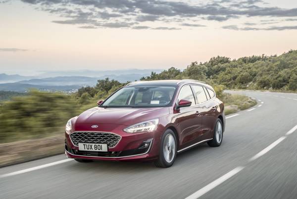 Ford Focus Vignale Wagon Ruby Red groningen 05