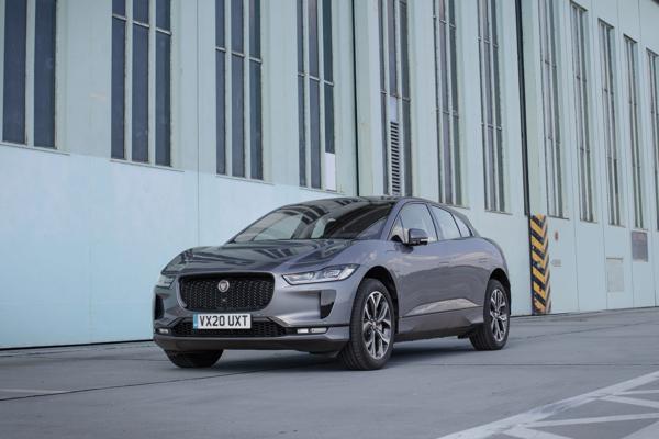 01 Jaguar I PACE EV320