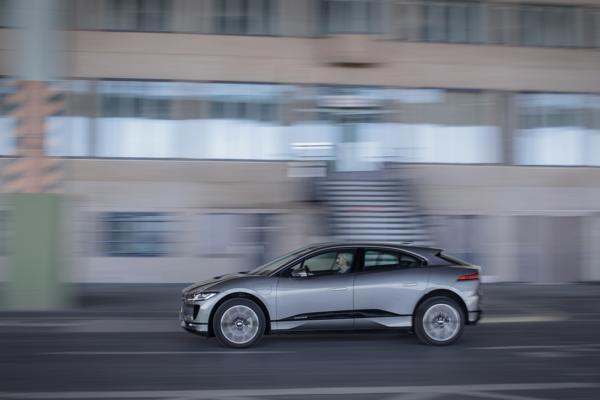 03 Jaguar I PACE EV320