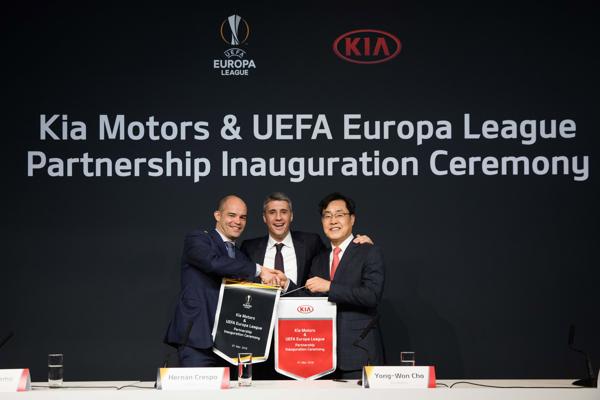 KIA UEFA Europa League 01