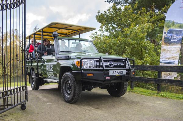 Toyota groningen Land Cruiser 70 voor Beekse Bergen 01