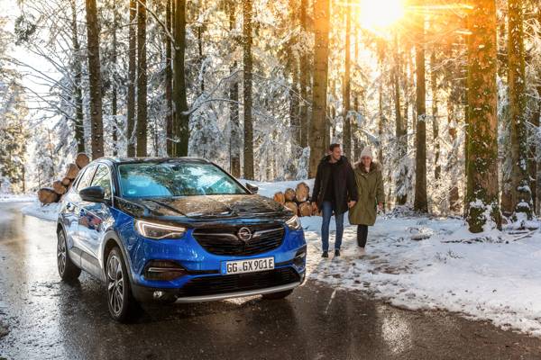 04 Topmodel Opels SUV familie de nieuwe Opel Grandland X Hybrid4