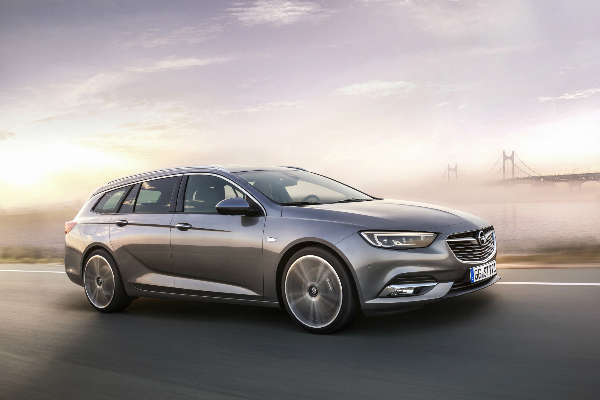 01 Opel Insignia Sports Tourer