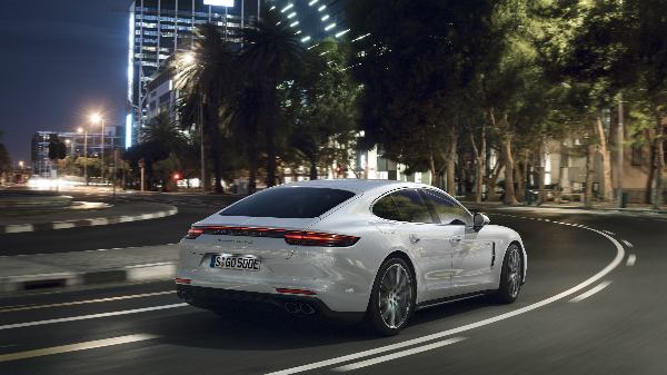 Porsche Panamera Hybrid groningen 01