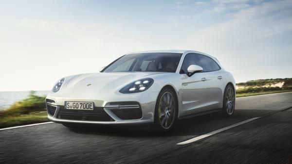 Porsche Panamera plug in hybrid groningen 01