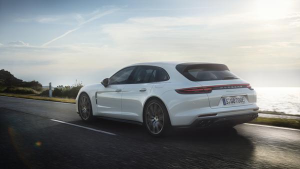 Porsche Panamera plug in hybrid groningen 02