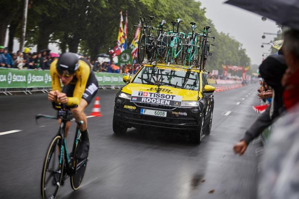 skoda karoq at tour de france 2017 groningen 01