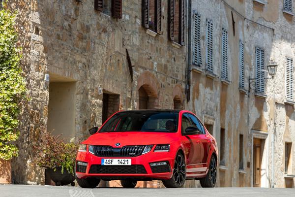 Skoda Octavia RS245 groningen 04