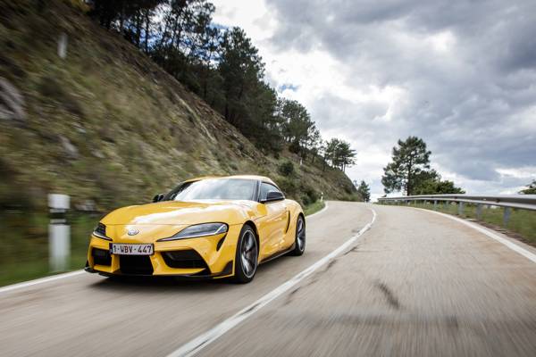 03 Toyota GR Supra wint prestigieuze Das Goldene Lenkrad