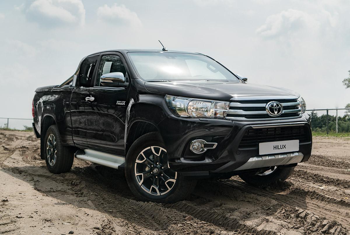 Toyota groningen Hilux 50 jaar 01