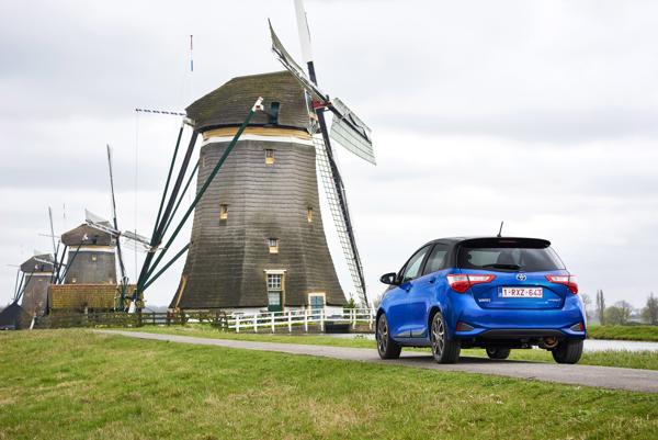 Toyota Yaris Hybrid groningen 06