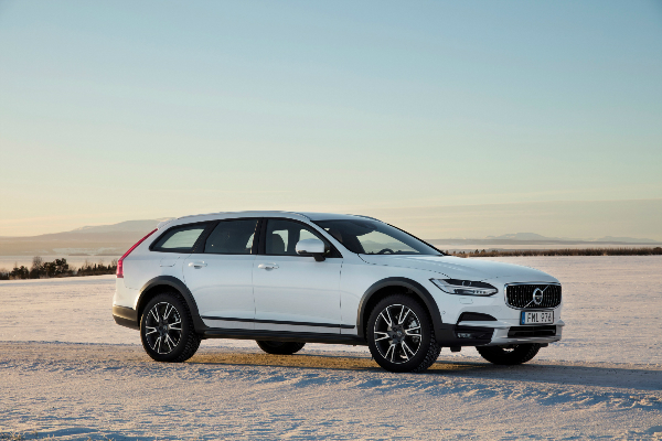 203099 Volvo V90 Cross Country