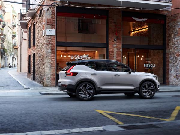 New Volvo groningen XC40 exterior 06