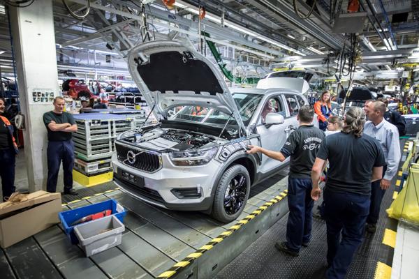 Volvo groningen XC40 in productie 02