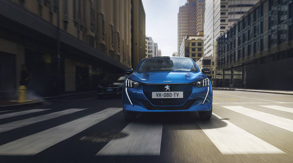 03 Peugeot e 208