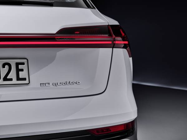 Audi etron SUV groningen 06