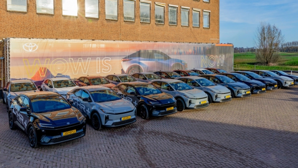 Stijlvolle nieuwe Toyota C-HR+ vanaf 28 maart bij alle Nederlandse Toyota-dealers