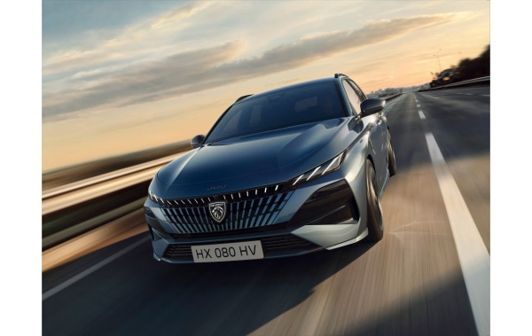 Nieuwe PEUGEOT 308 met uitgebreidere uitrusting én lagere prijs