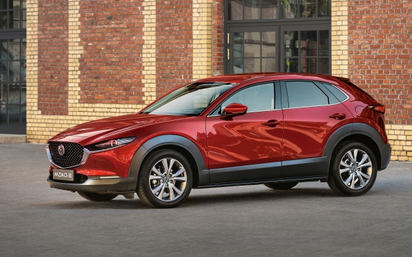 MAZDA CX-30 Modeljaar 2021 in januari in showroom