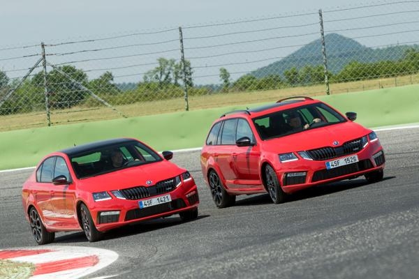 ŠKODA OCTAVIA RS 245 Business: high-performance sportieveling voor het hele gezin