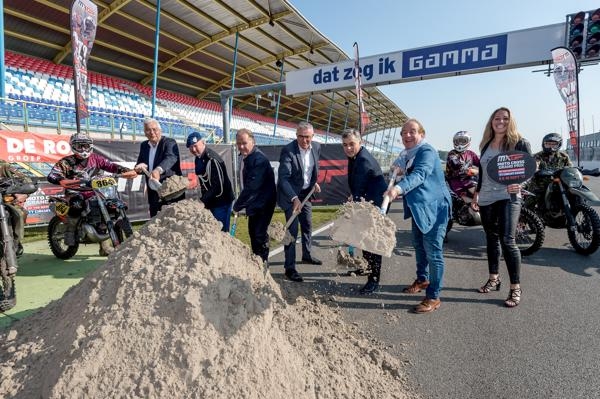 Eerste zand gestort op TT-baan voor Motocross Grand Prix Assen