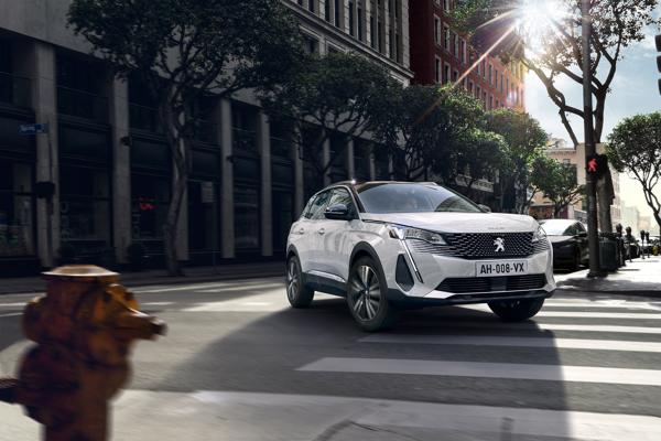 De nieuwe PEUGEOT 3008 SUV: nog verder verfijnd!