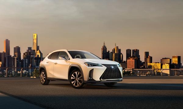 Eerste officiële beelden Lexus UX