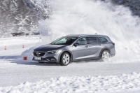 Opel Insignia Country Tourer 4x4 in zijn element in de Alpen