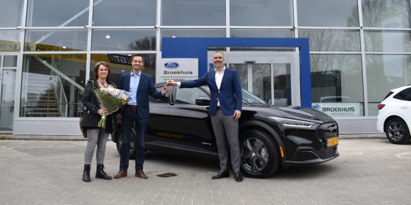 Eerste Nederlandse Mustang Mach-E vandaag afgeleverd