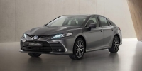 Toyota Camry Hybrid vernieuwd: krachtiger design en verbeterde veiligheidstechnologie