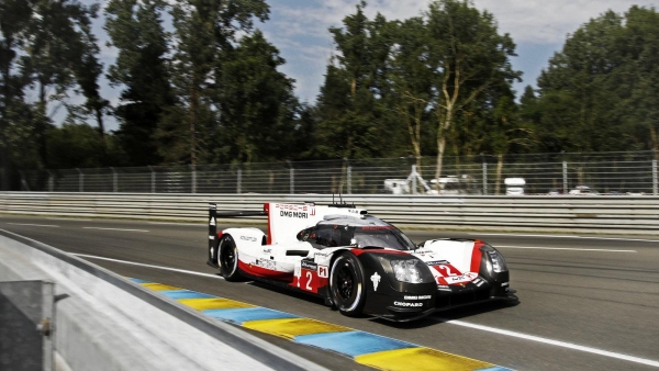 Hattrick voor Porsche op Le Mans!