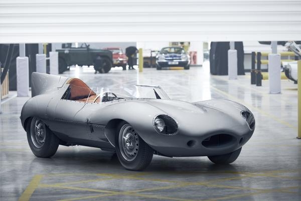 JAGUAR neemt de legendarische D-Type raceauto weer in productie