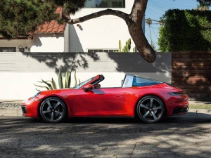 Nieuwe Porsche 911 Targa maakt trio compleet