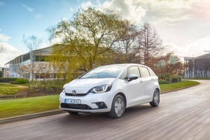 Gloednieuwe Honda Jazz: uitgebreid veiligheidspakket bevat eerste airbag-systeem voor in het midden voorin