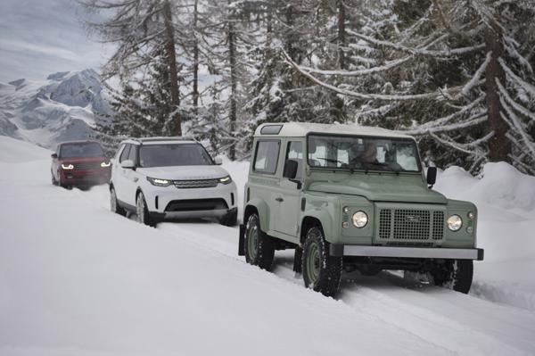 Land Rover viert 70ste verjaardag met reusachtige schets en &#039;World Land Rover Day&#039;