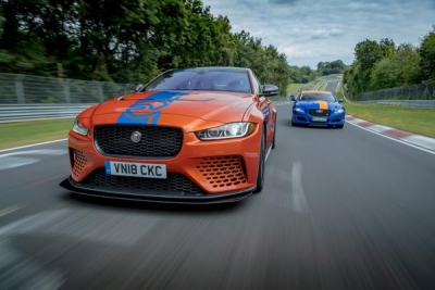 Jaguar XE SV Project 8 als &lsquo;s werelds snelste taxi op N&uuml;rburgring
