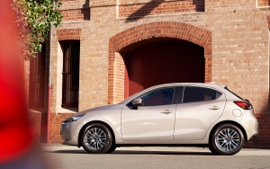 Vernieuwde MAZDA 2 - Nu nog rijker en efficiënter!